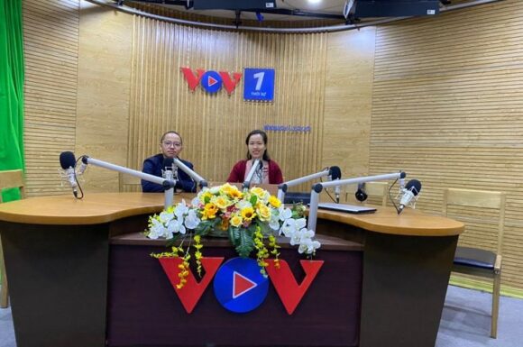 Đại diện IT’S T TIME tham gia chương trình Studio Mở “ Để người chuyển giới không vô hình” của VOV1
