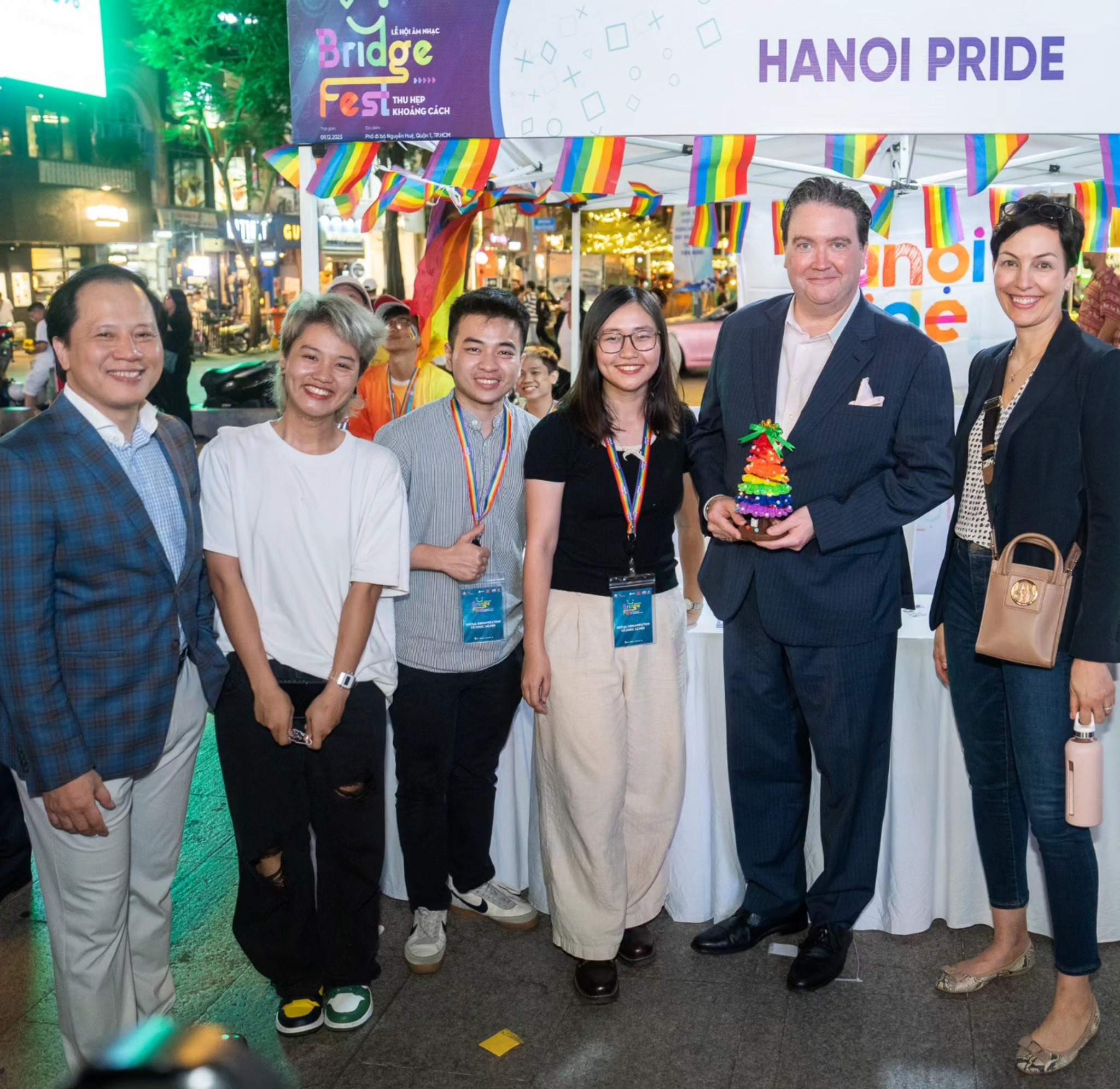 NHÌN LẠI MỘT SỐ KHOẢNH KHẮC CỦA IT’S T TIME VÀ HÀ NỘI PRIDE TẠI BRIDGEFEST 2023